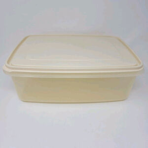 Vintage Rubbermaid Servin Saver #8 Rectangle 33 Cup Sheer Almond Lid Jumbo Large